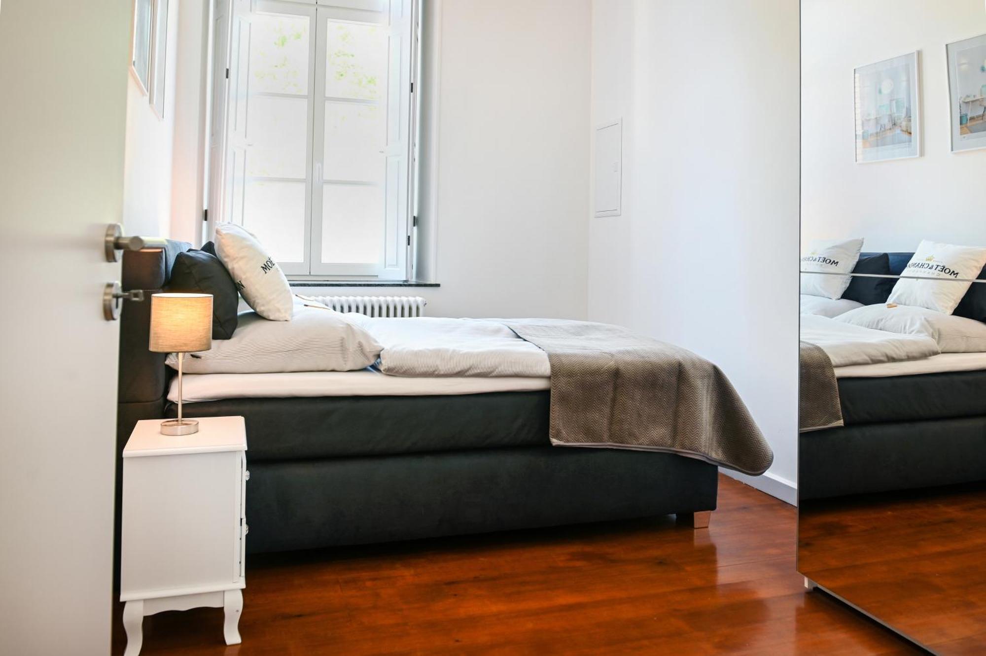 Roemer-Apartment Im Herenhaus Rheinblick Ксантен Екстериор снимка